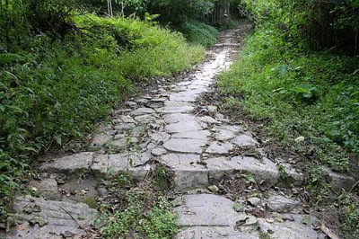 騰沖迤西馳名，古寺好茶